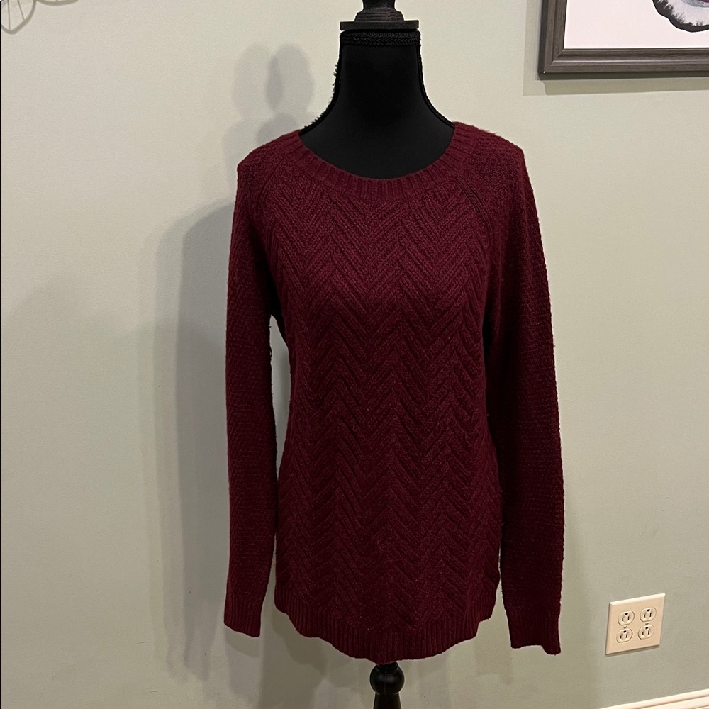 Chic Burgundy Crew Neck Sweater